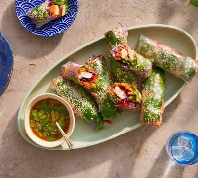 Vietnamese Chicken Rice Paper Rolls